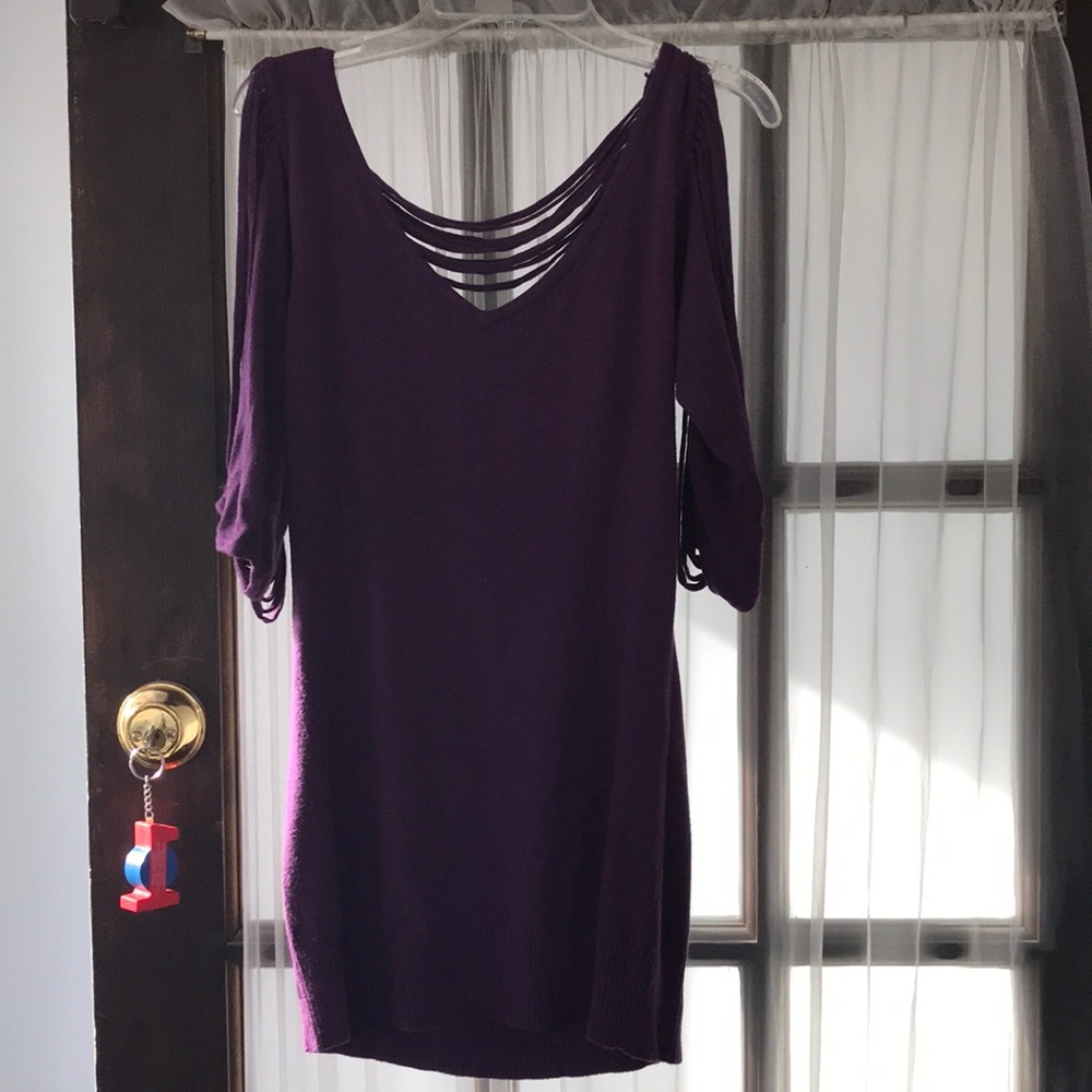 Stretchy thin sweater with ribbon back and sleeve